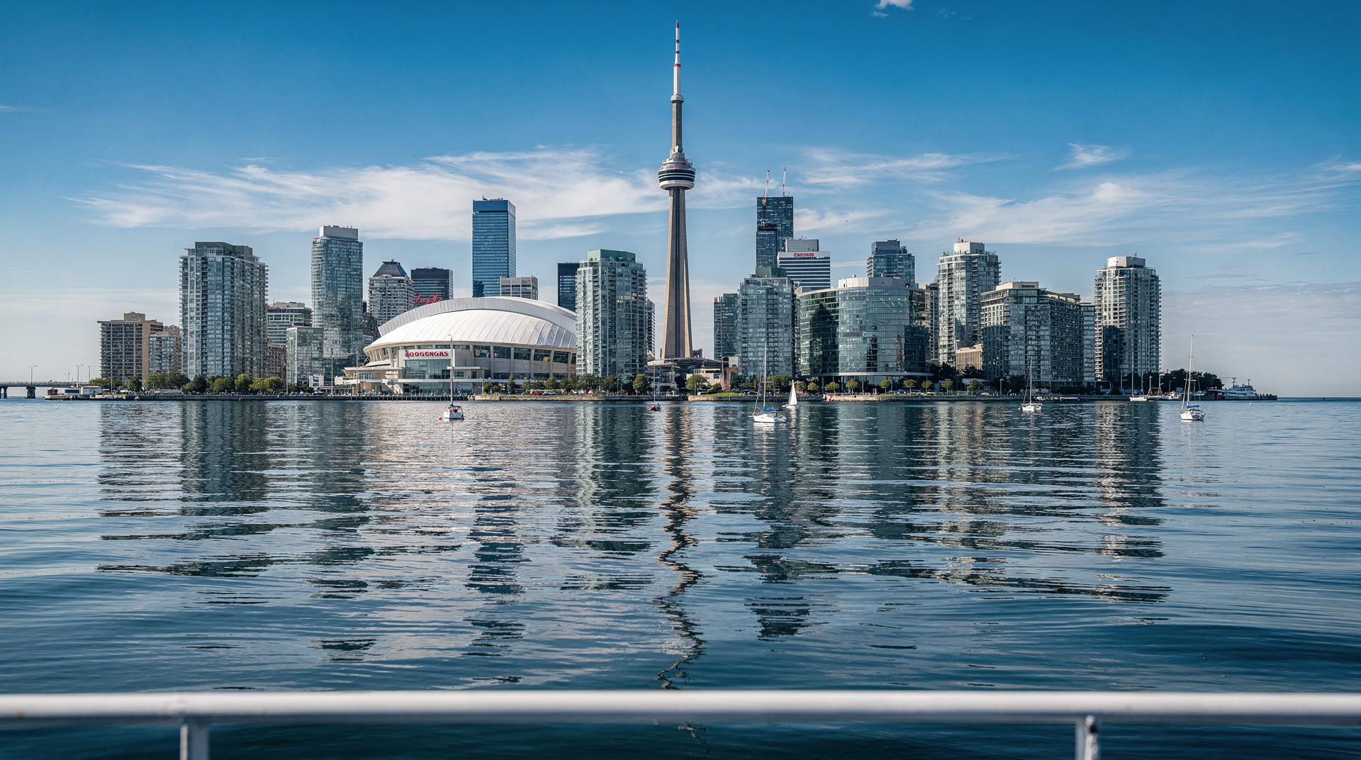 Toronto skyline and CN Tower from the harbour.