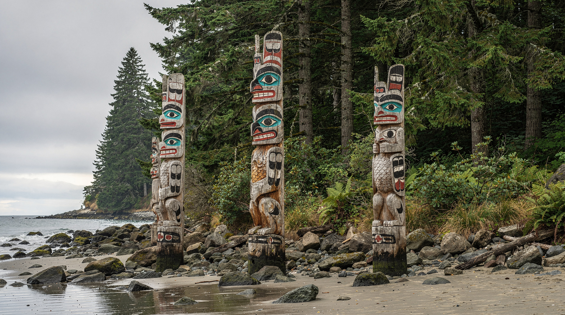 Turismo indigeno in Quebec: 11 nazioni, Wendake, Mashteuiatsh, Essipit. Esperienze First Nations autentiche e come pianificare con rispetto.