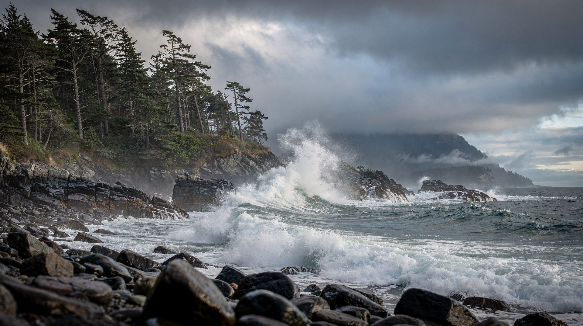 Storm watching in BC: Tofino, Ucluelet and the Wild Pacific guide