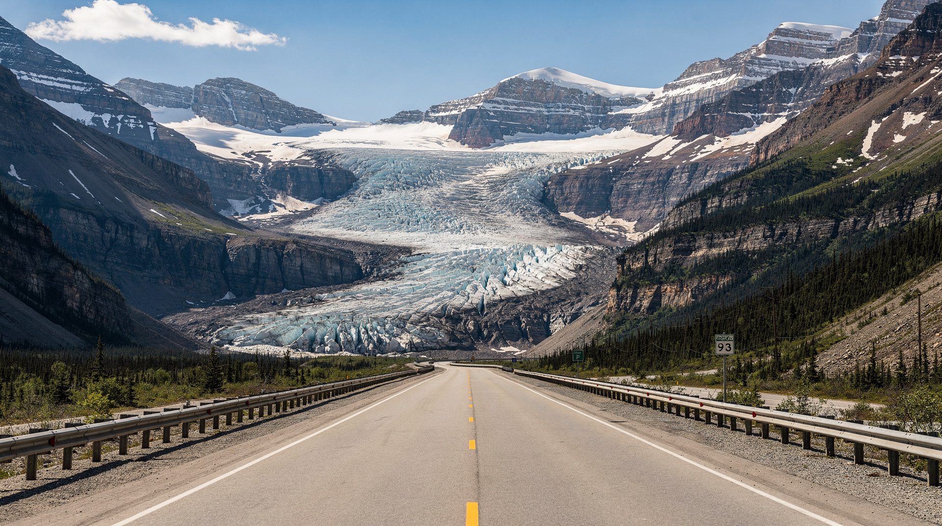 Drive the Icefields Parkway in one day from Banff to Jasper: every essential stop, exact timing, mileage, and practical tips for the perfect day drive.